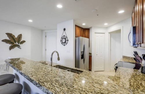 Cape Harbour Condominio | Sunset Royale | 2/2 Luxury Condo Marina View