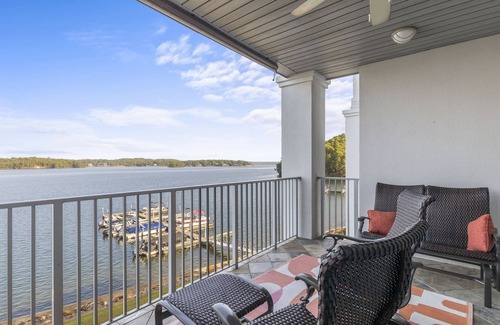 Dadeville Apartamento | Sunset Serenity at Lake Martin, Sunset Serenity- 2BR Lake Martin Condo w/best views!
