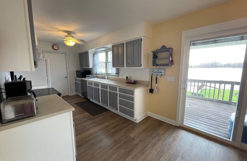 Clare Cabina | Sunset Shores Lake House: Autumn Adventures at Sunset Shores – Fishing, Hiking & Scenic Views