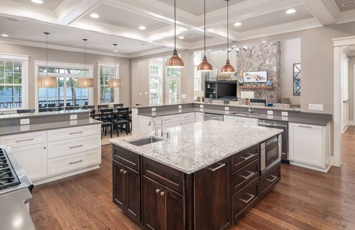 Bumpass Casa | Sunset Shores - Luxury by B. Michael's Escapes