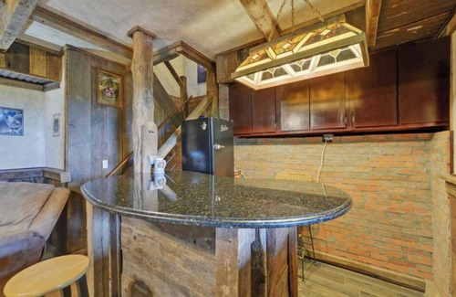 East Ellijay Cabina | Sunset & Starry Retreat - Hot Tub, Game Room, Fire Pit, Pet Friendly