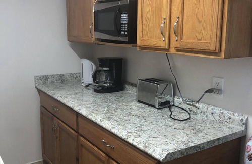 Tarpon Springs Apartamento | SUNSET STUDIO - Bellamente decorado y .6 millas de la playa - ¡Este es el paraíso!
