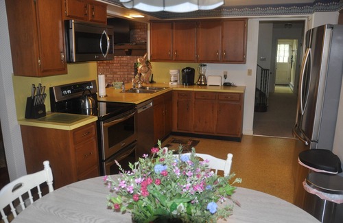 Clam River Casa | Impresionantes puestas de sol en 140 'Torch Lake Waterfront ~ Dock ~ Decking ~ Kayaks!