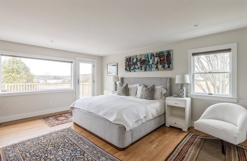 Sagaponack Villa | Sunsets and Rose by the Pond