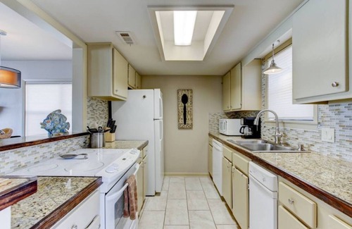 Lake Hamilton Casa | "Sunsets on Hamilton" Lakefront Condo!