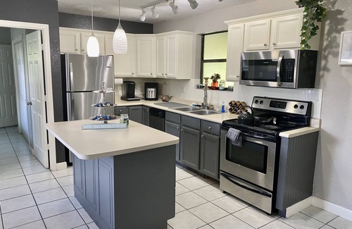 Cooper City Casa | Sunshine Acre. King Master Suite & BIG Yard