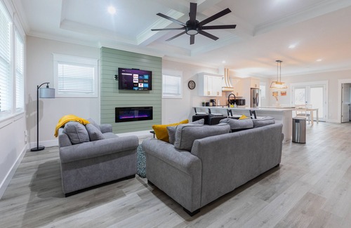 Seminole Heights Casa | Sunshine Bungalow in Tampa Florida - Vacation Rental