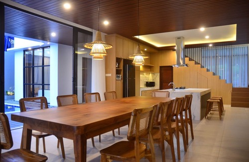 Bandung Villa | Sunshine City View Villa 6BR wth a private Heated Pool