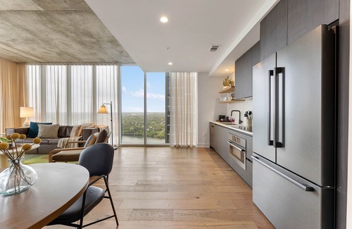 Rainey Street Historic District Condominio | Sunshine Condo in Downtown Austin