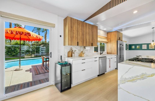 Araby Apartamento | Sunshine Days Modern Palm Springs Oasis w/ Private Pool, Spa & Views