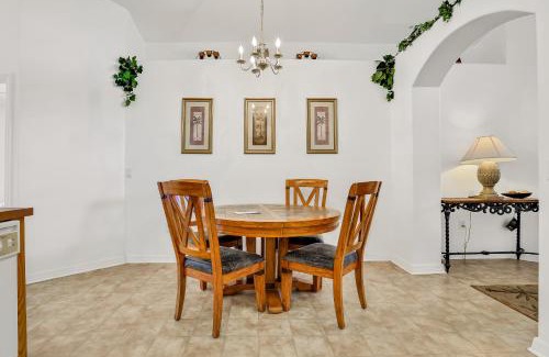 Lindfields Casa | Sunshine & Good times