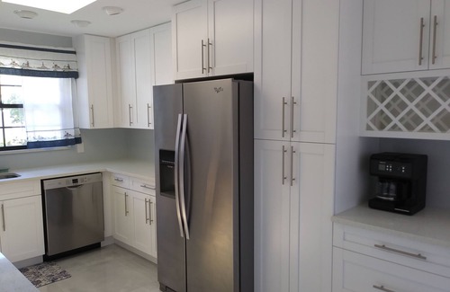 Boynton Beach Casa | Sunshine Haus - Clean & Quiet - Minutes to Beach or Shopping