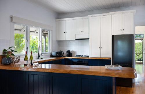 Daylesford Casa | Sunshine House, fireplace 4 bedroom & gardens