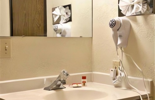 Lake Havasu City Hotel | Super 8 by Wyndham Lake Havasu City