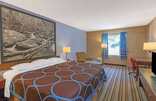 Caryville Hotel | Super 8 by Wyndham Caryville TN