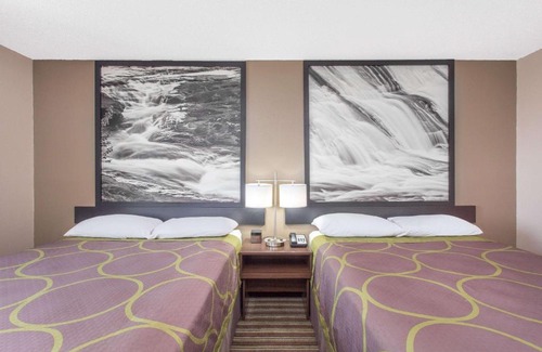 Columbus Hotel | Super 8 by Wyndham Columbus Airport