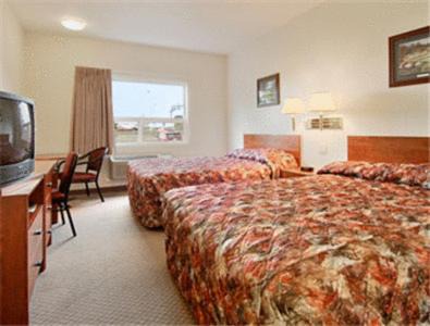 Northwest Edmonton Hotel | Super 8 by Wyndham Edmonton/West