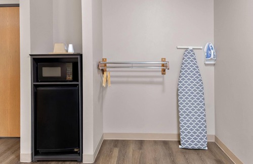 Fort Worth Hotel | Super 8 by Wyndham Fort Worth Stockyards