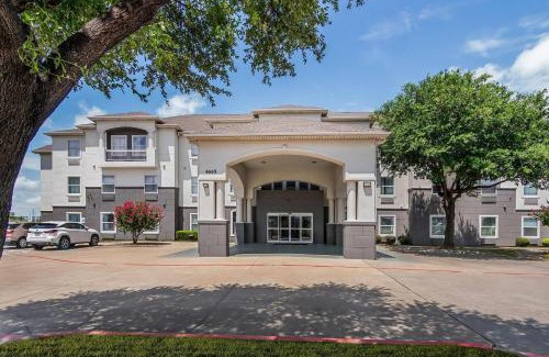 Fort Worth Hotel | Super 8 by Wyndham Fort Worth Stockyards