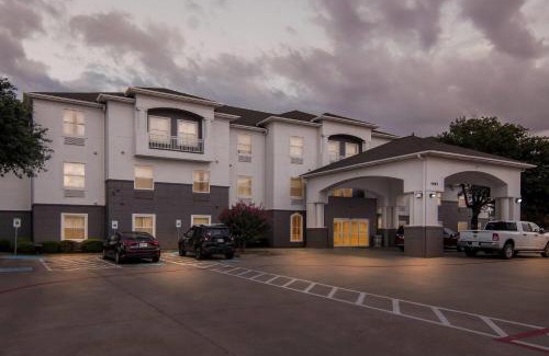 Fort Worth Hotel | Super 8 by Wyndham Fort Worth Stockyards