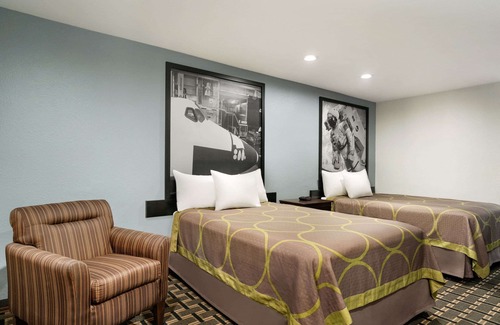 Northside Hotel | Super 8 by Wyndham Houston/Downtown/I-610