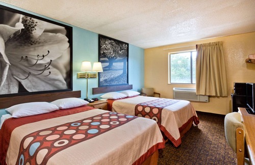 California Hotel | Super 8 by Wyndham Lexington Park/California Area