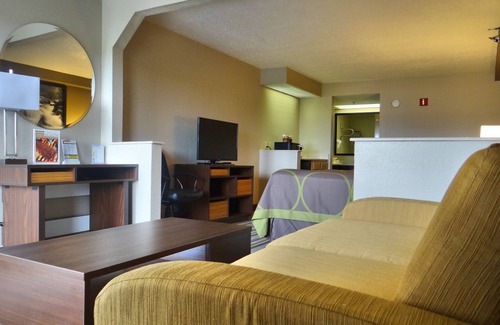 Pigeon Forge Hotel | Super 8 by Wyndham Pigeon Forge Dollywood Lane