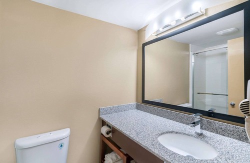 Northeast Raleigh Hotel | Super 8 by Wyndham Raleigh North East