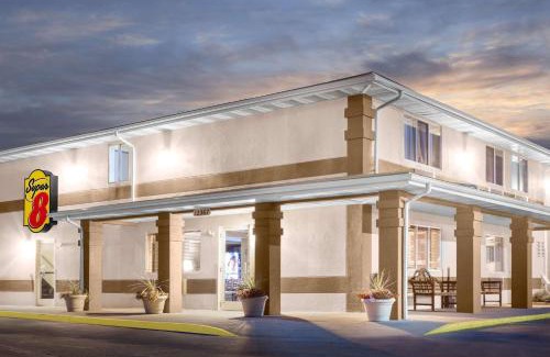Claypool Hill Hotel | Super 8 by Wyndham Richlands/Claypool Hill Area