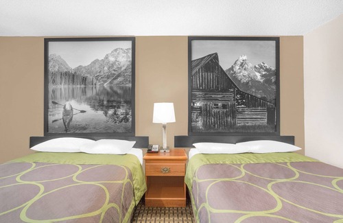 Riverton Hotel | Super 8 by Wyndham Riverton