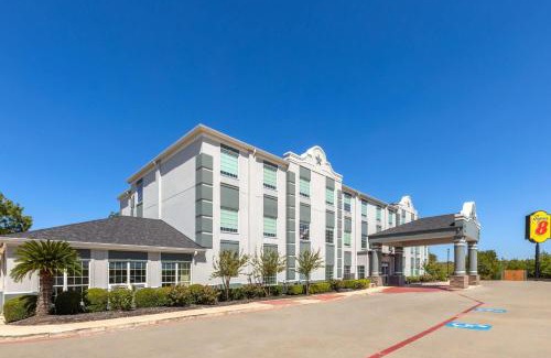 San Antonio Hotel | Super 8 by Wyndham San Antonio/Alamodome Area