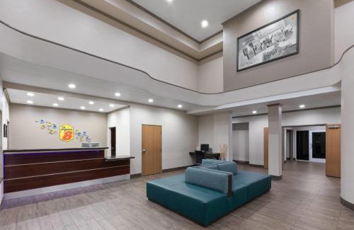 San Antonio Hotel | Super 8 by Wyndham San Antonio/Alamodome Area