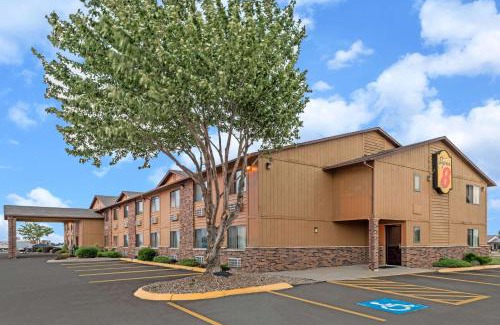 Smithville Hotel | Super 8 by Wyndham Smithville Kansas City