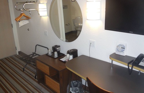 Sault Ste. Marie Hotel | Super 8 by Wyndham Sault Ste. Marie