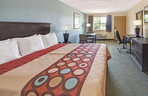 White Rock Hills Hotel | Super 8 Dallas East Near Fair Park Downtown