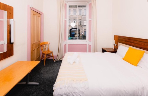 Leith Apartamento | Super Central 4 Bedrooms Apartment by Calton Hill