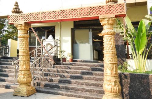 Hyderabad Hotel | Super Collection O Godavari Kompally