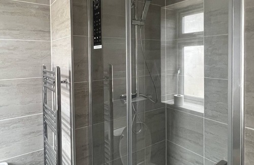 Gillingham Casa | Super cosy house, only 10mins walk from Medway hospital (disable friendly!)