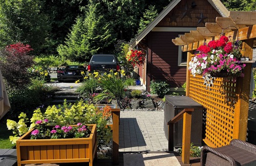 Lindell Beach Cabaña | Super cozy private spa retreat with private hot tub ,wet sauna and cold plunge