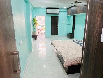 Udhna Casa | Super cozy room with Balcony/2-4 People/AC