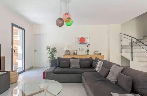 Saint-Didier-au-Mont-d'Or Casa | Superb villa with swimming pool for 8 people