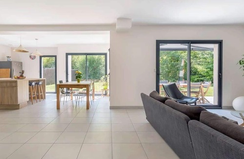 Saint-Didier-au-Mont-d'Or Casa | Superb villa with swimming pool for 8 people