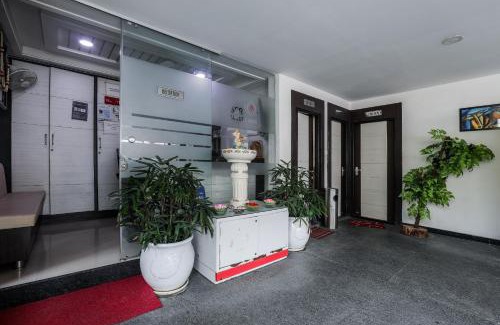 Chanda Nagar Hotel | Super Hotel O Ssr Luxury Rooms