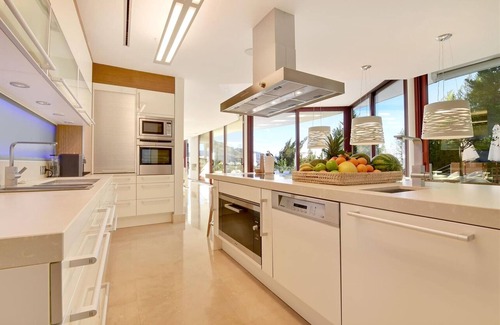 Nueva Andalucia Villa | Villa supermoderna y con fantásticas vistas