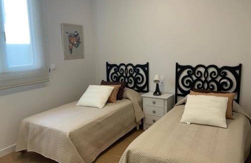 Noja Apartamento | SUPER OFERTA NOVIEMBRE en la playa apartamento pie de playa YELLOW, un lujo, totalmente nuevo, también para tu mascota