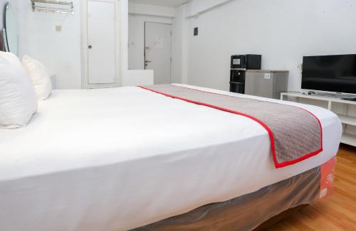 East Jakarta Hotel | Super OYO Capital O Deroyal Sentra Timur