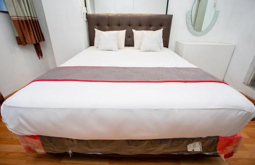 East Jakarta Hotel | Super OYO Capital O Deroyal Sentra Timur