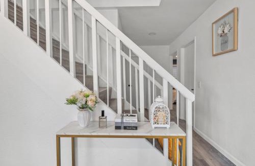 Mira Mesa Casa | Super Spacious Family Vacation House!