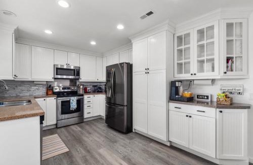 Mira Mesa Casa | Super Spacious Family Vacation House!