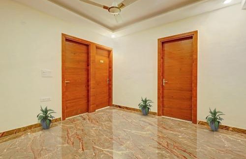 Vaishali Hotel | Super Townhouse Lucky Grand Palace